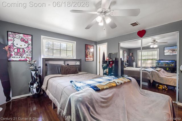 37480 Rhonswood Drive, Farmington Hills, MI 48167