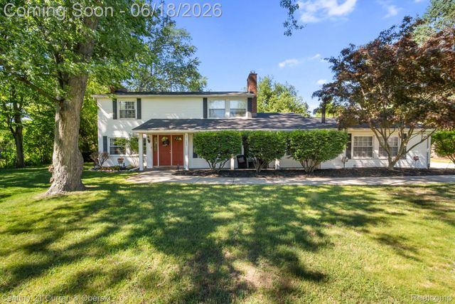37480 Rhonswood Drive, Farmington Hills, MI 48167