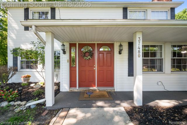 37480 Rhonswood Drive, Farmington Hills, MI 48167