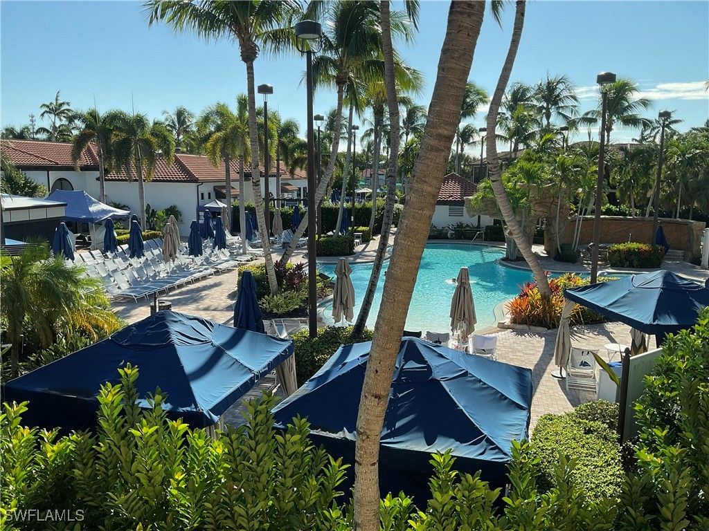 975 Sandpiper ST A204, Naples, FL 34102
