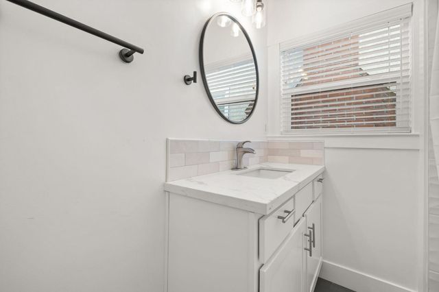 2705 Harkness St, Sacramento, CA 95818