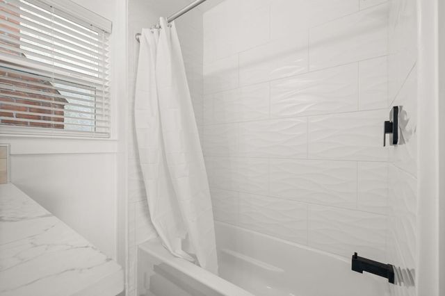 2705 Harkness St, Sacramento, CA 95818