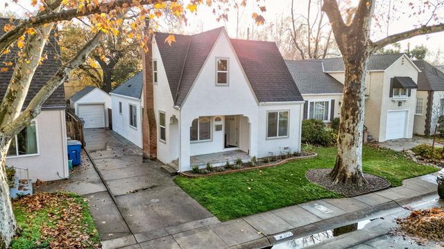 2705 Harkness St, Sacramento, CA 95818