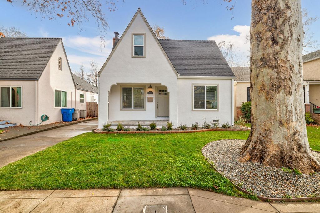 2705 Harkness St, Sacramento, CA 95818