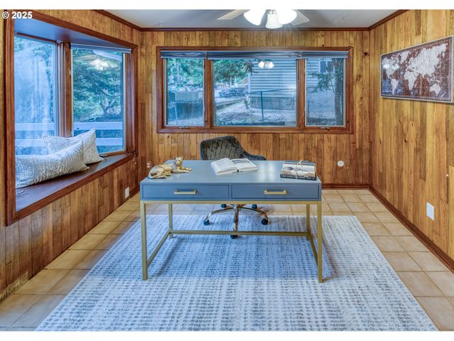 10525 Sw 63RD Dr, Portland, OR 97219