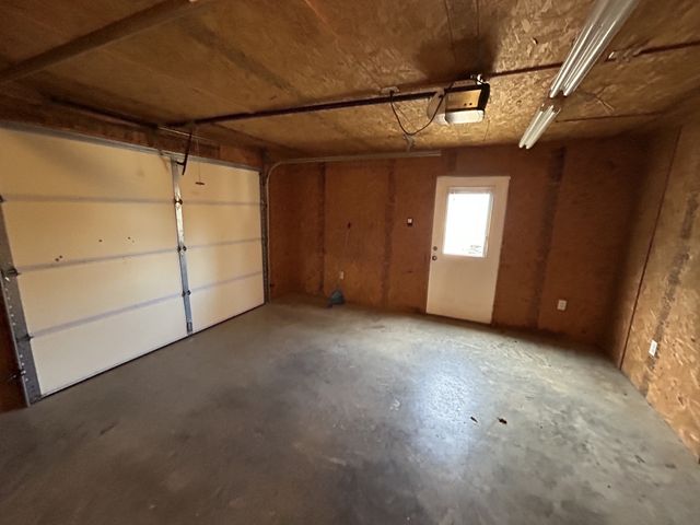 1026 Tom White Rd, Big Sandy, TN 38221