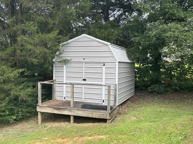 1026 Tom White Rd, Big Sandy, TN 38221