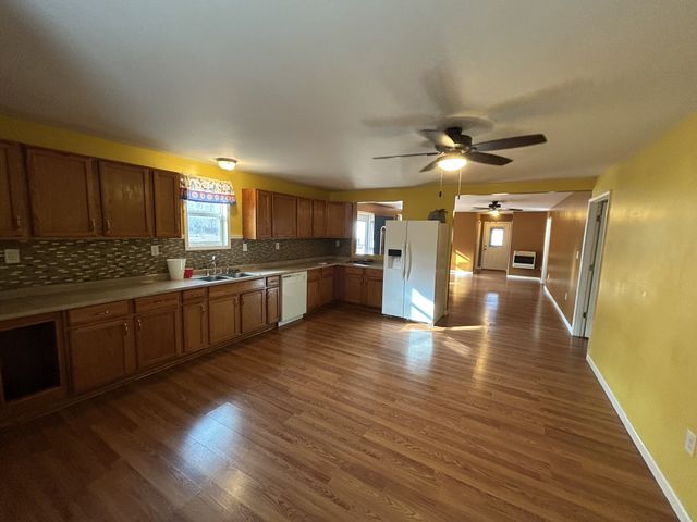 1026 Tom White Rd, Big Sandy, TN 38221