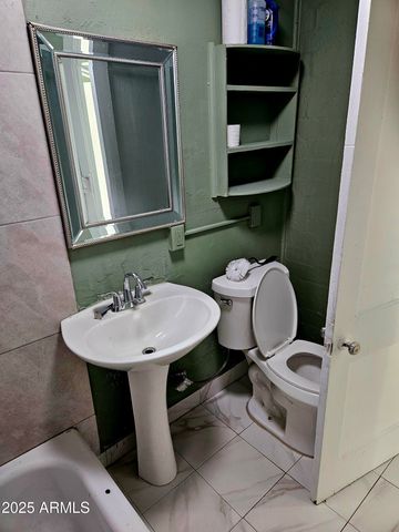 725 W SOUTHGATE Avenue, Phoenix, AZ 85041