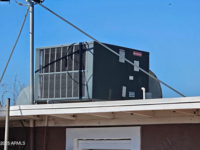 725 W SOUTHGATE Avenue, Phoenix, AZ 85041