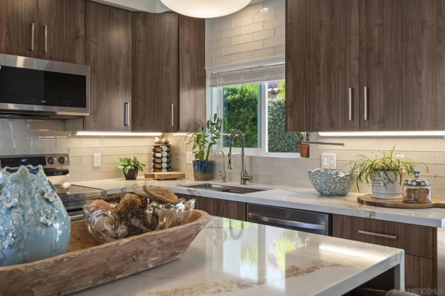 404 Bonair St, La Jolla, CA 92037