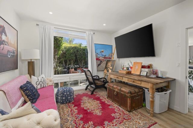 404 Bonair St, La Jolla, CA 92037