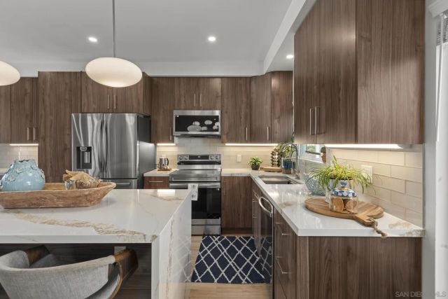 404 Bonair St, La Jolla, CA 92037