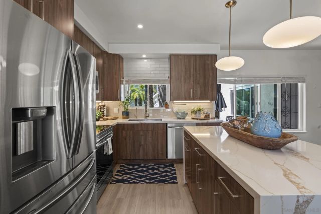 404 Bonair St, La Jolla, CA 92037