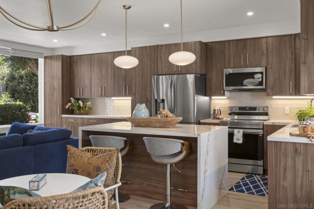 404 Bonair St, La Jolla, CA 92037