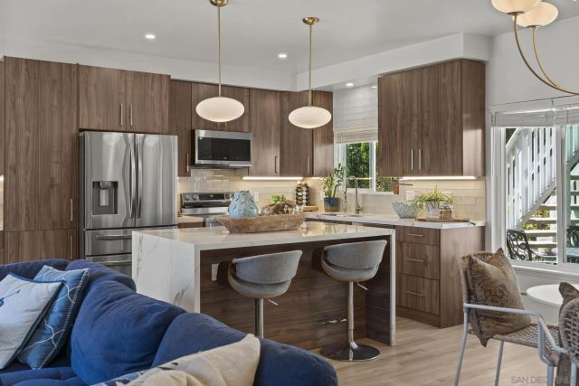 404 Bonair St, La Jolla, CA 92037