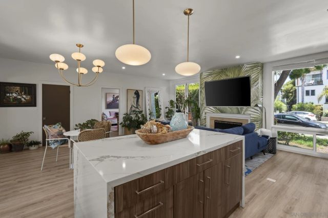 404 Bonair St, La Jolla, CA 92037