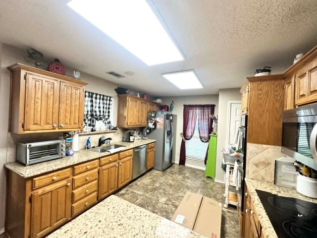 10042 Fm 1390, Scurry, TX 75158