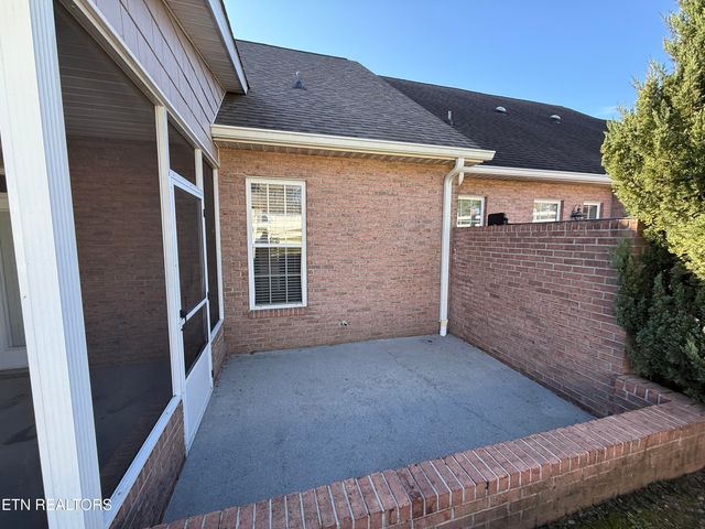 1124 Creekside Village Way, Seymour, TN 37865