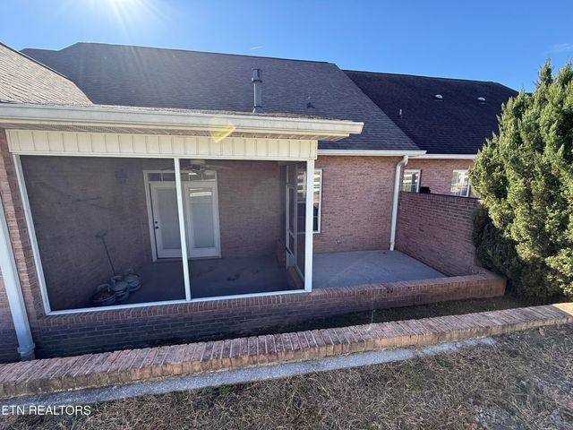 1124 Creekside Village Way, Seymour, TN 37865