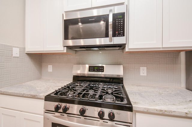 27326 Grey Fox Run, Magnolia, TX 77354