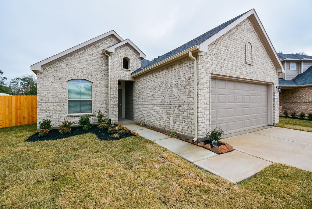 27326 Grey Fox Run, Magnolia, TX 77354