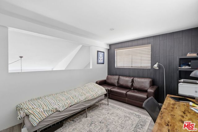 15946 Vanowen Street 209, Van Nuys (los Angeles), CA 91406