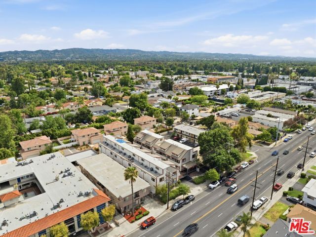 15946 Vanowen Street 209, Van Nuys (los Angeles), CA 91406