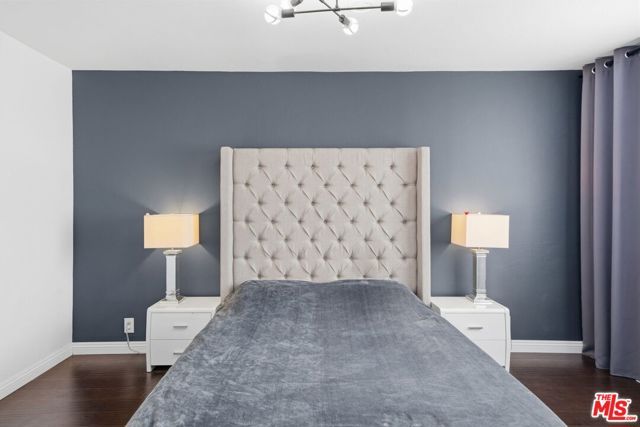 15946 Vanowen Street 209, Van Nuys (los Angeles), CA 91406