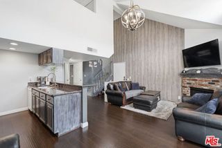 15946 Vanowen Street 209, Van Nuys (los Angeles), CA 91406