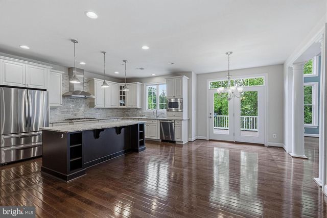 1751 TYSONS CREST LN, Vienna, VA 22182