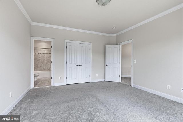 1751 TYSONS CREST LN, Vienna, VA 22182