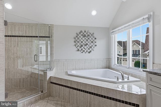 1751 TYSONS CREST LN, Vienna, VA 22182