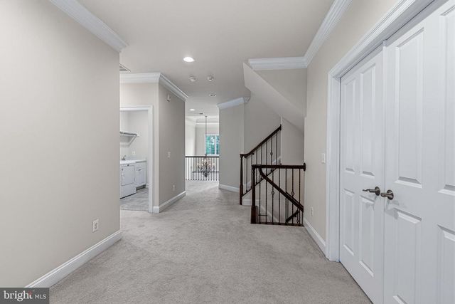 1751 TYSONS CREST LN, Vienna, VA 22182