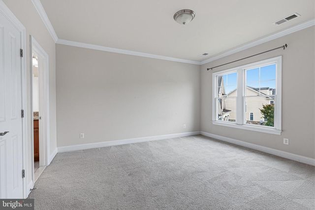 1751 TYSONS CREST LN, Vienna, VA 22182