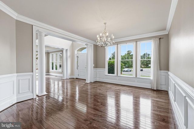 1751 TYSONS CREST LN, Vienna, VA 22182