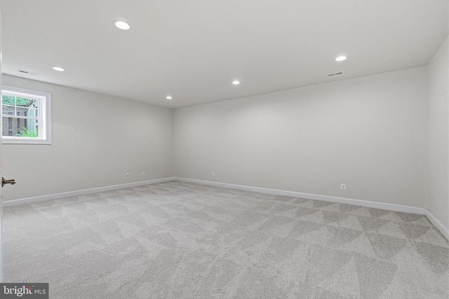 1751 TYSONS CREST LN, Vienna, VA 22182