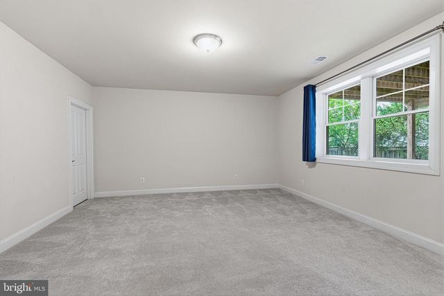 1751 TYSONS CREST LN, Vienna, VA 22182