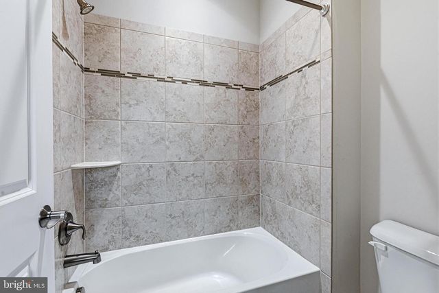 1751 TYSONS CREST LN, Vienna, VA 22182