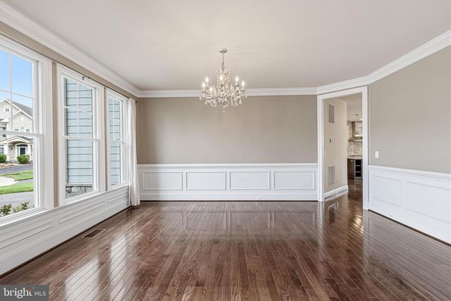 1751 TYSONS CREST LN, Vienna, VA 22182