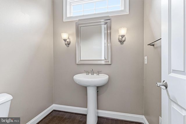 1751 TYSONS CREST LN, Vienna, VA 22182