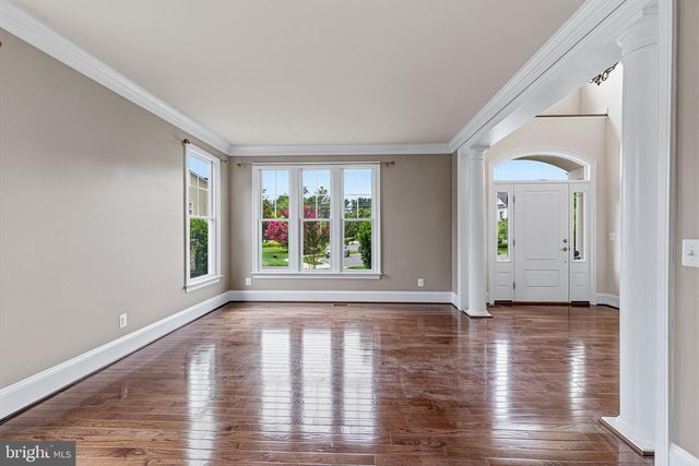 1751 TYSONS CREST LN, Vienna, VA 22182