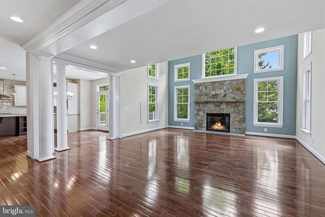 1751 TYSONS CREST LN, Vienna, VA 22182