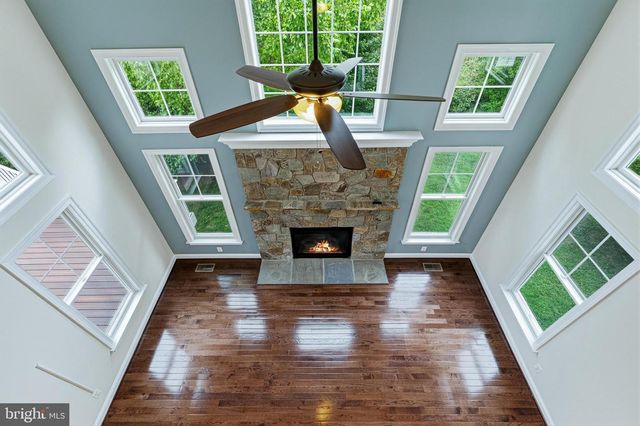 1751 TYSONS CREST LN, Vienna, VA 22182