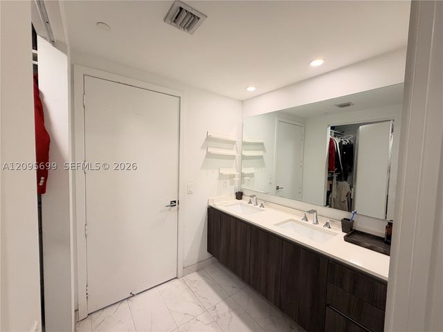 488 NE 18th St 2205, Miami, FL 33132