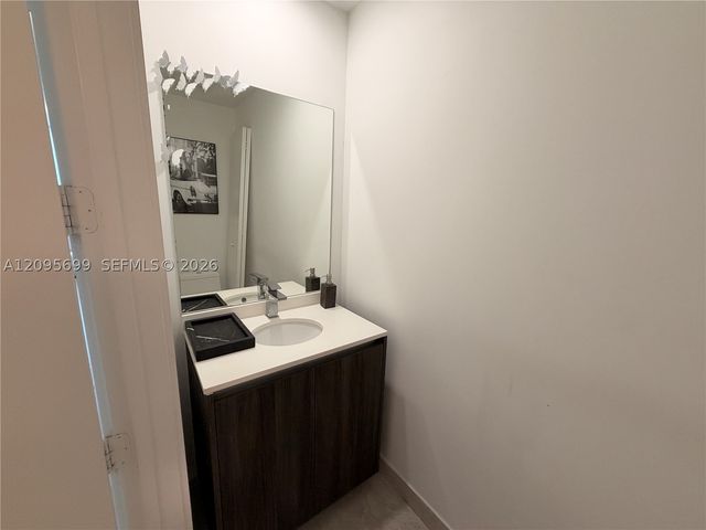 488 NE 18th St 2205, Miami, FL 33132
