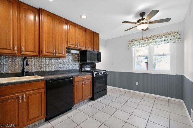 8 Lee Ct, Mount Olive Twp., NJ 07836