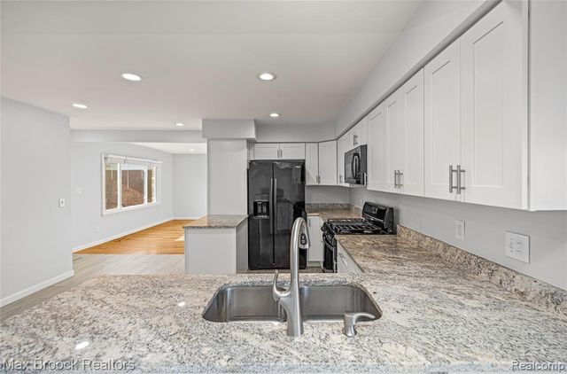32340 Columbus Drive, Warren, MI 48088