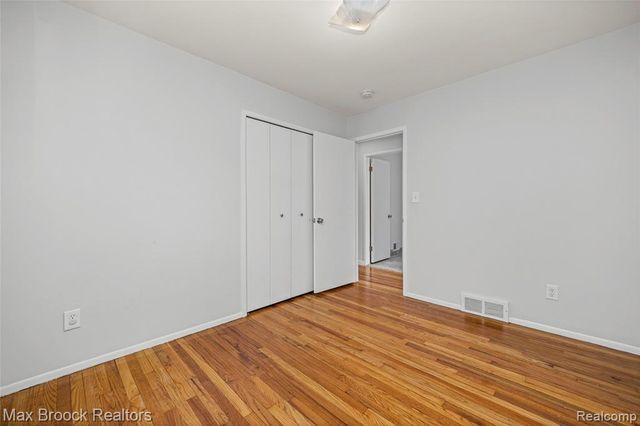 32340 Columbus Drive, Warren, MI 48088