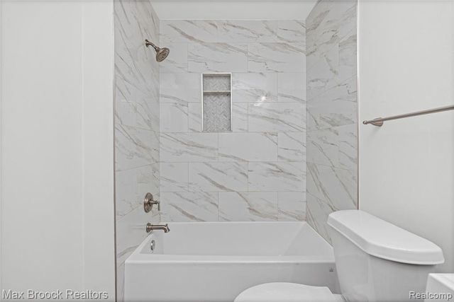 32340 Columbus Drive, Warren, MI 48088